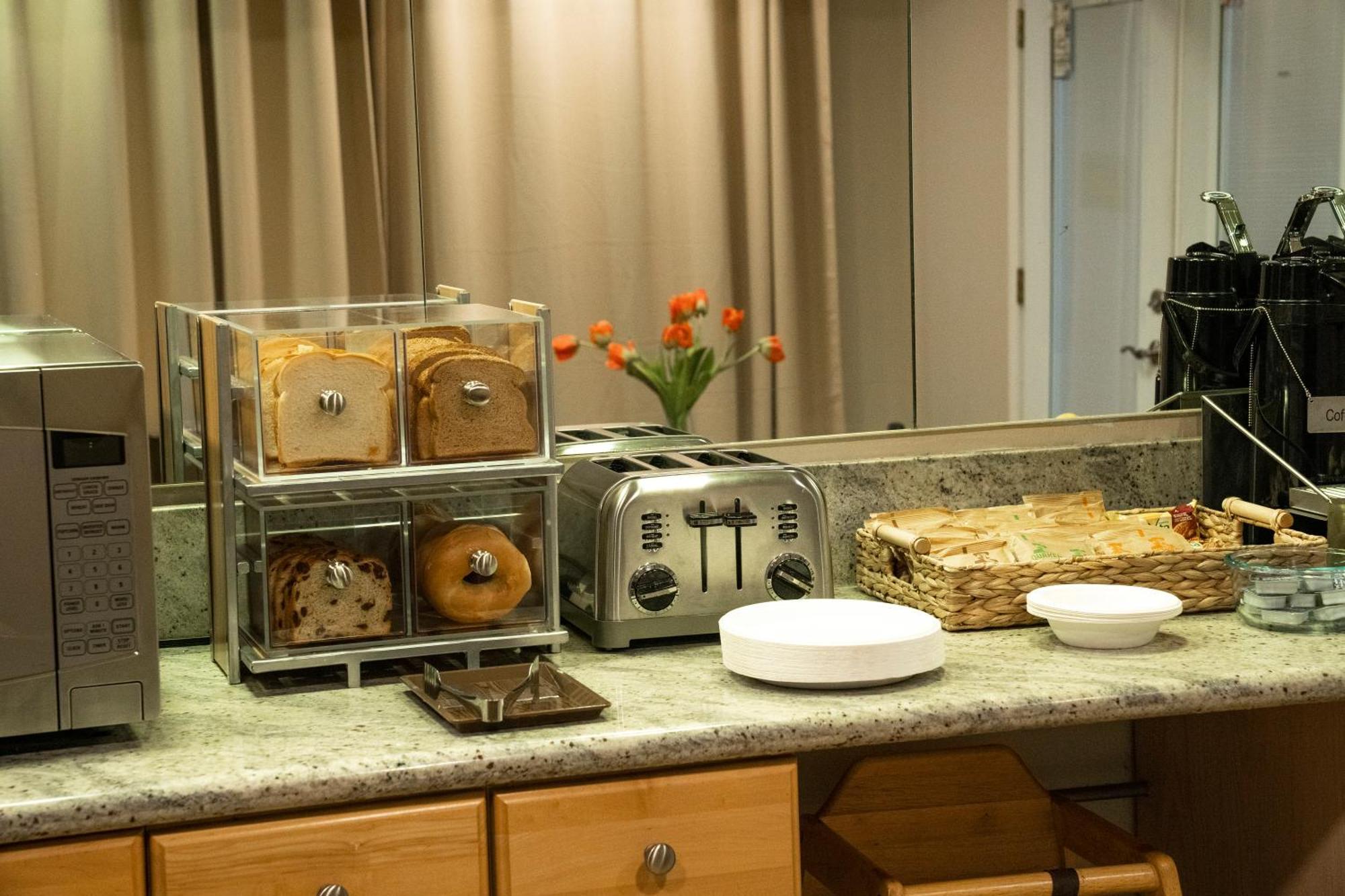 Americas Best Value Inn Lynnwood Zewnętrze zdjęcie